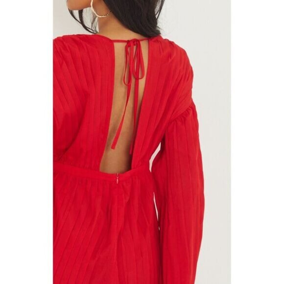 PrettyLittleThing Red Plunge Tie Back Pleated Long Sleeve Romper Women's Size 4 - Picture 3 of 12